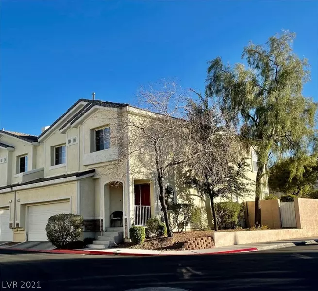 2425 Confident Crest Court, Henderson, NV 89052