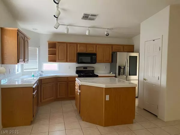 Henderson, NV 89012,111 Iridescent Street