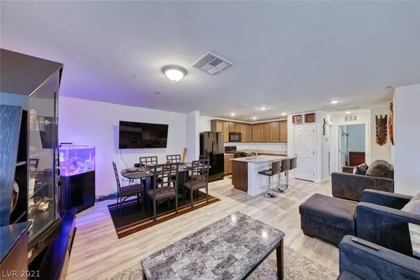 Las Vegas, NV 89115,5232 White Chalk Avenue