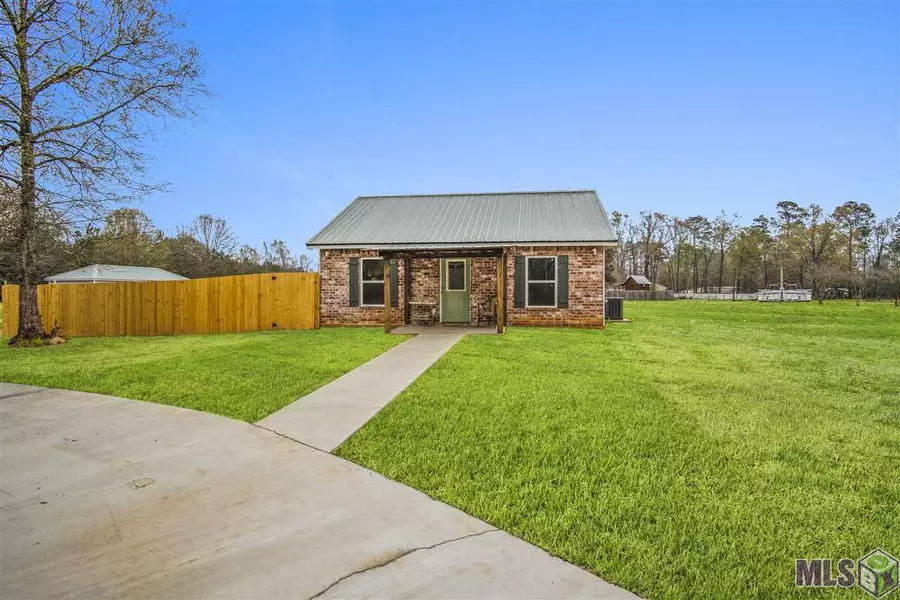 30250 EDNA KINCHEN RD, Holden, LA 70744