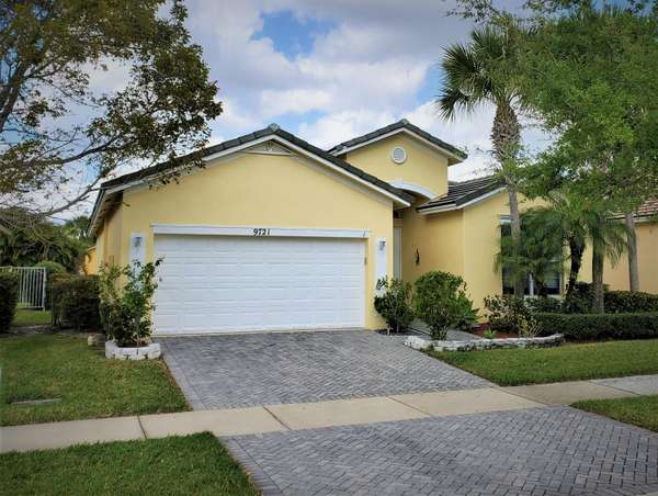 9721 SW Glenbrook DR, Port Saint Lucie, FL 34987