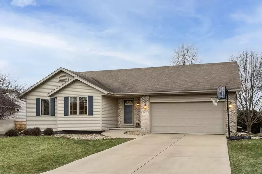 1312 Black Wolf Tr, Sun Prairie, WI 53590