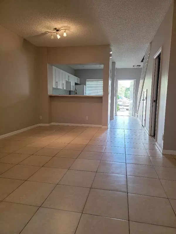 West Palm Beach, FL 33417,5145 Palmbrooke CIR