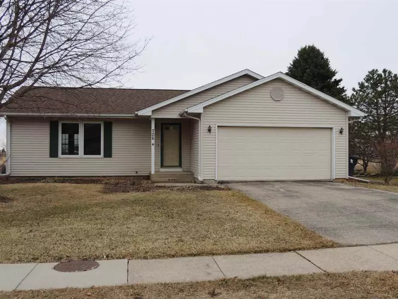 706 Meadow Park Dr, Clinton, WI 53525