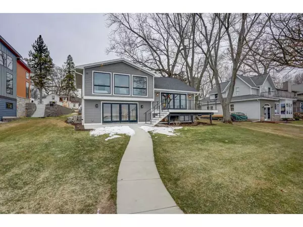 3086 Shadyside Dr, Stoughton, WI 53589