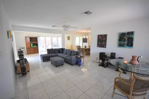 Deerfield Beach, FL 33441,924 SE 15th CT