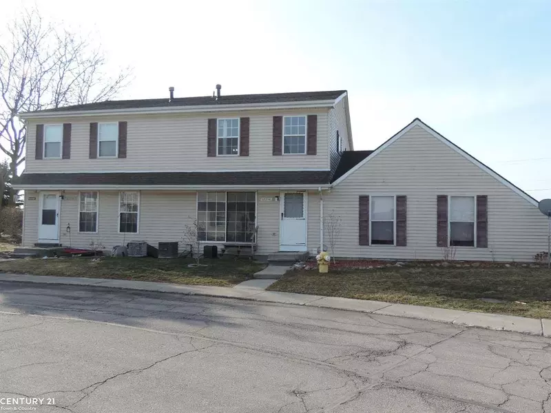 28296 Raleigh Crescent, Chesterfield Twp, MI 48051