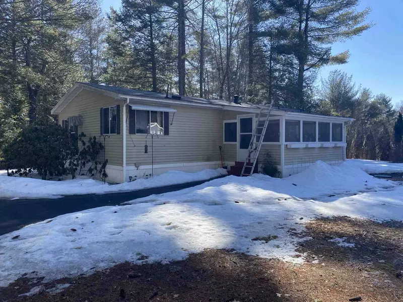 63 Evergreen LN, Hopkinton, NH 03229