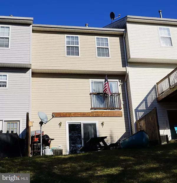 Strasburg, VA 22657,102 HUPPS HILL CT