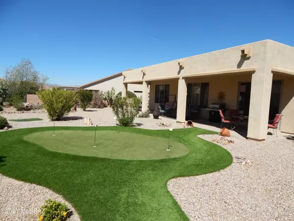 2210 E Eager Drive, Green Valley, AZ 85614