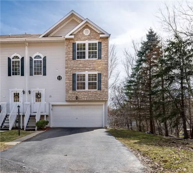 225 Whitetail Ridge, Cranberry Township, PA 16066