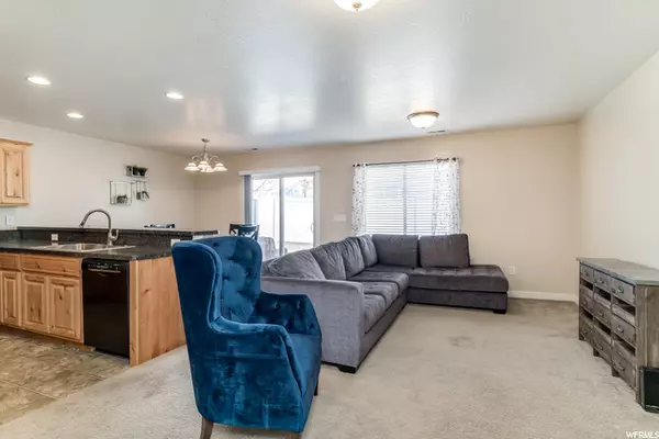 Layton, UT 84041,2048 N EVANS COVE LOOP W