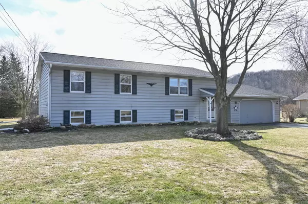 349 Rubicon St, Neosho, WI 53059