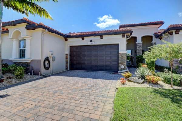 7704 Isotta LN, Delray Beach, FL 33446