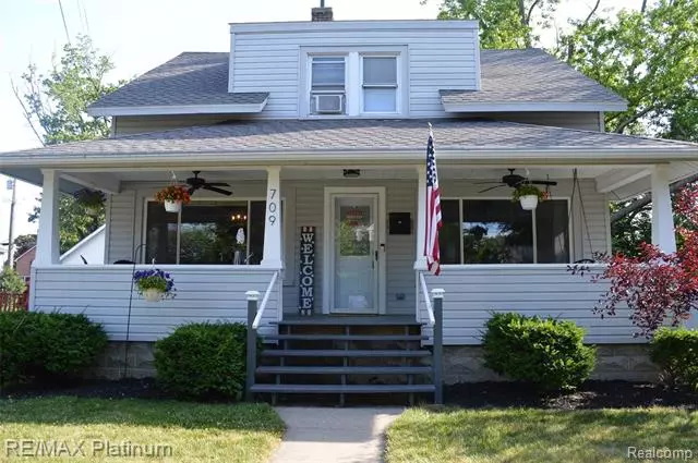 709 CLINTON ST, Howell, MI 48843