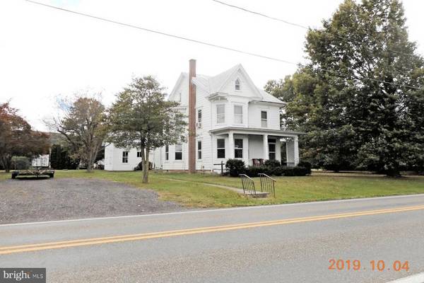 1423 W MAIN ST, Valley View, PA 17983