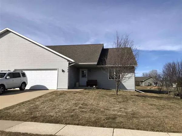 153 Deer Run, Fall River, WI 53932