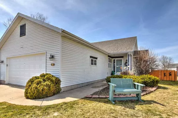 1078 School St, Sun Prairie, WI 53590