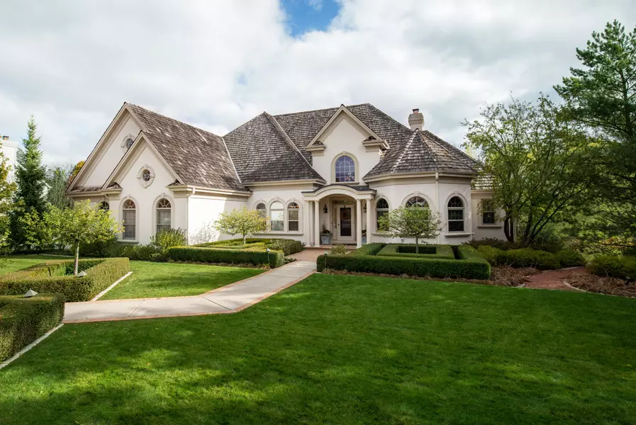 10536 N Gazebo Hill Pkwy E, Mequon, WI 53092