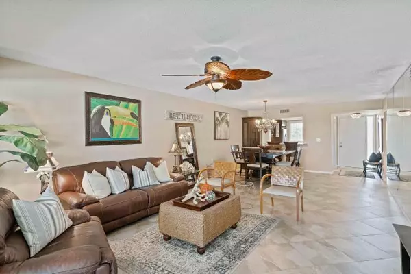 Tequesta, FL 33469,325 Beach RD 304