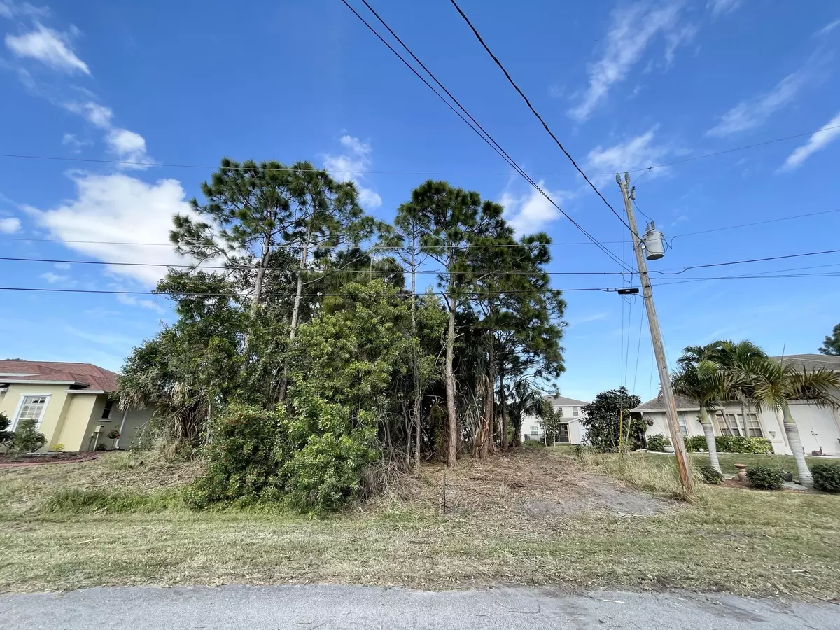 Port Saint Lucie, FL 34986,5731 NW Alcazar TER