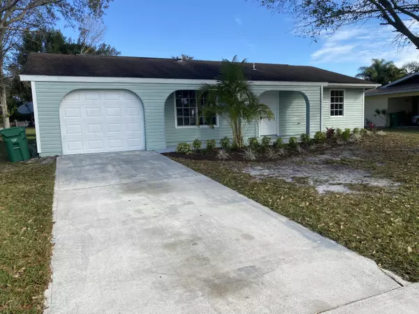 231 NE Faring AVE, Port Saint Lucie, FL 34983