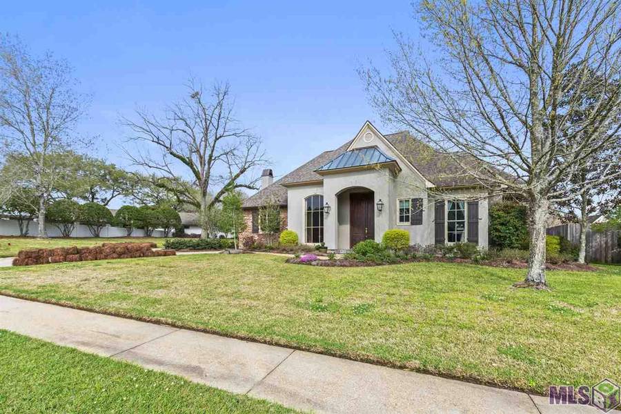 17827 PECAN SHADOWS DR, Baton Rouge, LA 70810