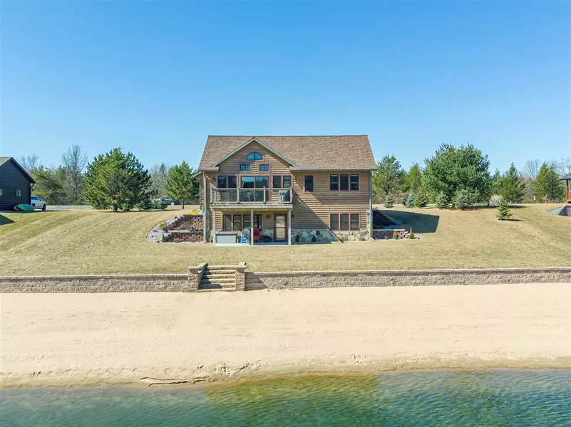 N7634 N Stone Gate Dr, New Lisbon, WI 53950