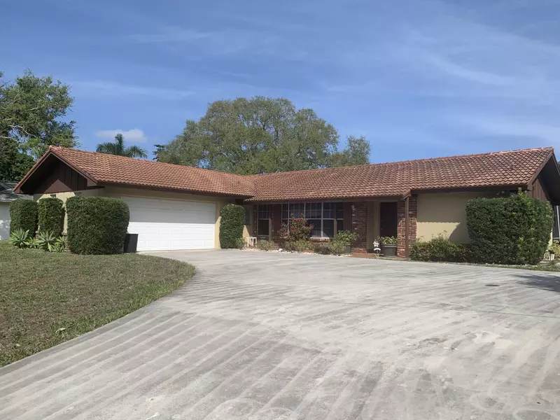 10702 Locust ST, Palm Beach Gardens, FL 33418