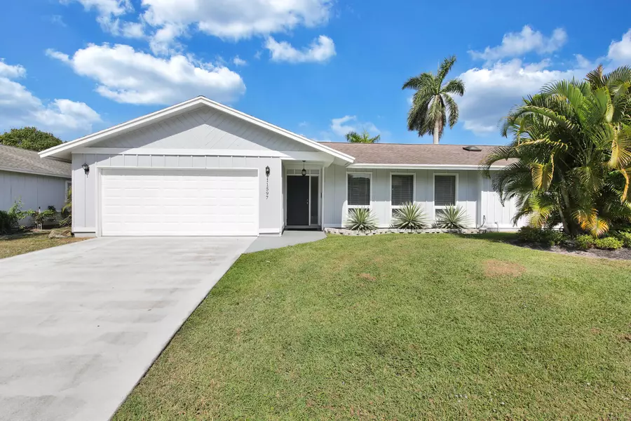 11597 Laurel Valley CIR, Wellington, FL 33414