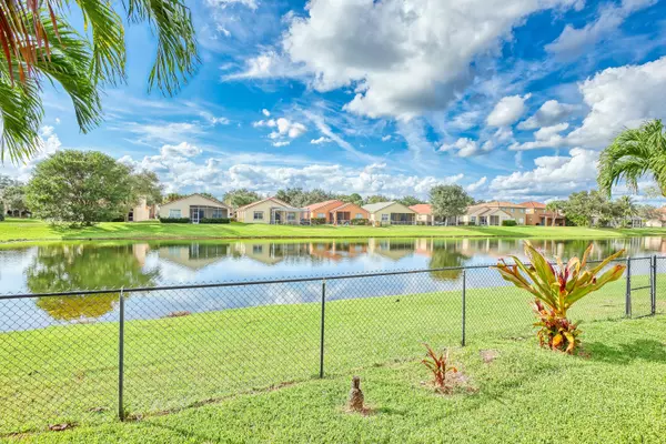 Royal Palm Beach, FL 33411,207 Seminole Lakes DR