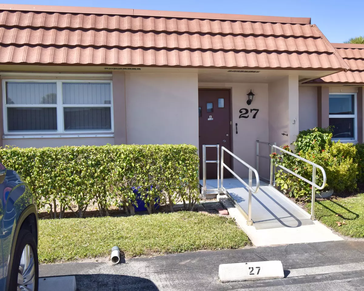 West Palm Beach, FL 33415,5725 E Fernley DR 27