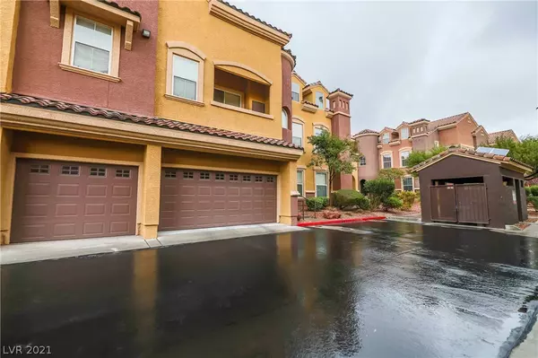 Las Vegas, NV 89129,3975 Hualapai Way #276