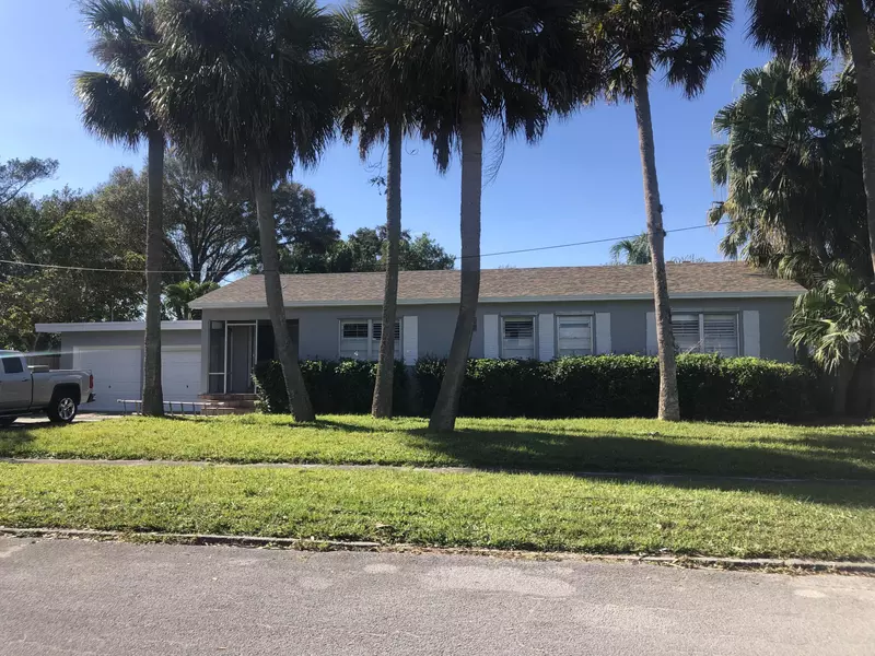 1102 S 8th ST, Fort Pierce, FL 34950