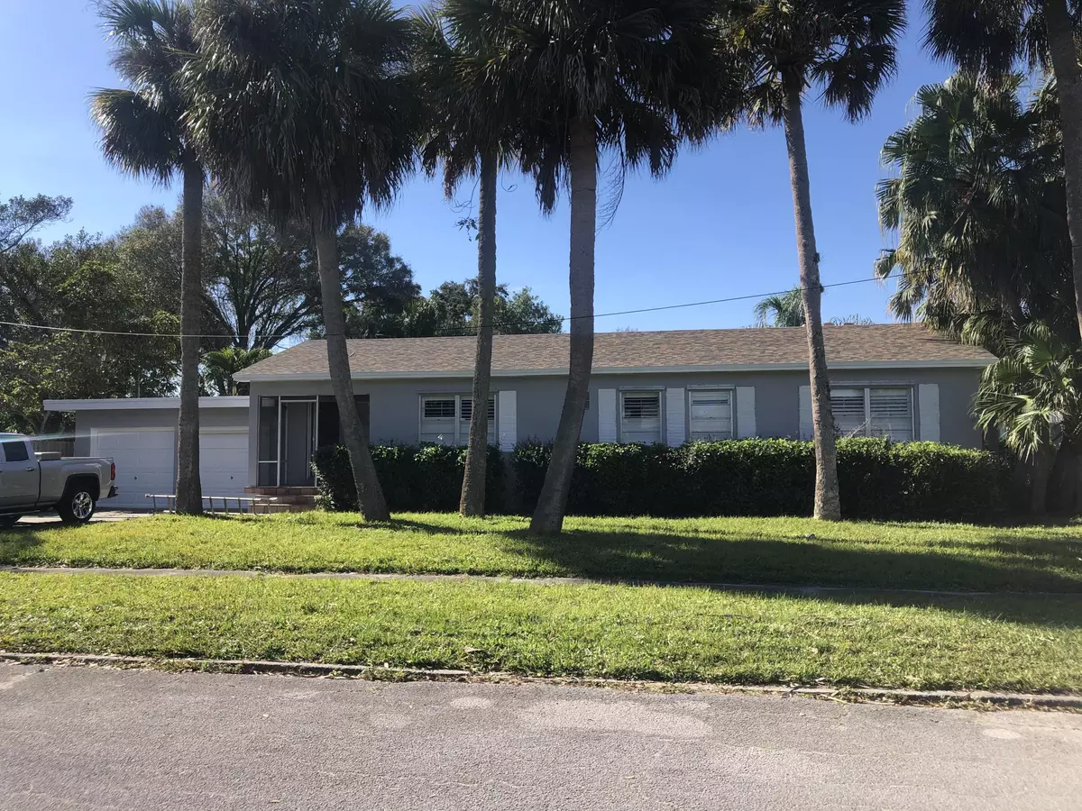 Fort Pierce, FL 34950,1102 S 8th ST