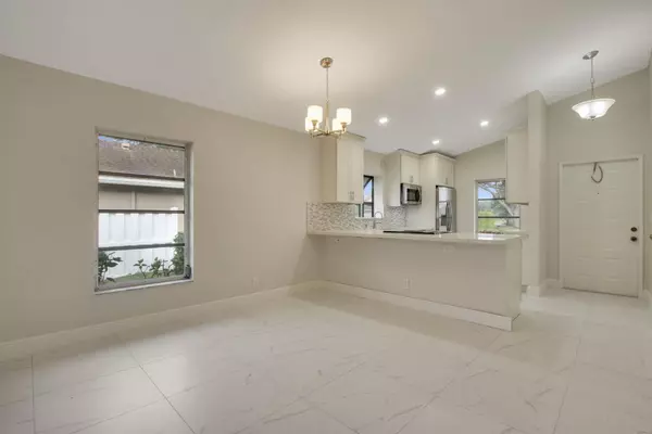 Boca Raton, FL 33496,8156 Sweetbriar WAY