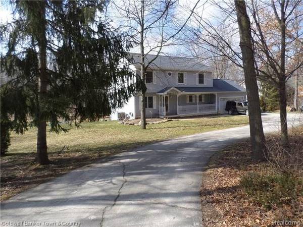 1054 KELLOGG RD, Brighton, MI 48114