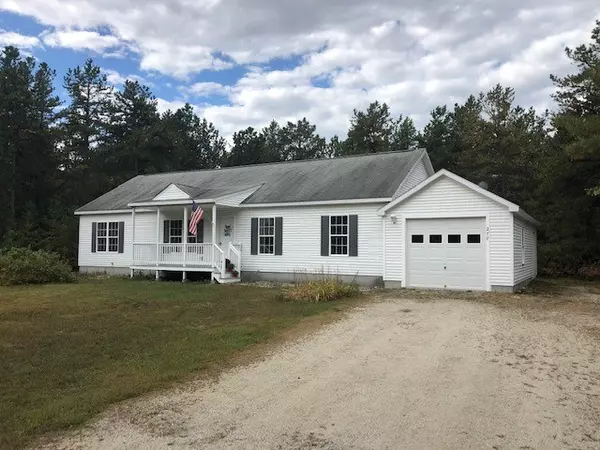 277 Silver Pine LN, Tamworth, NH 03886