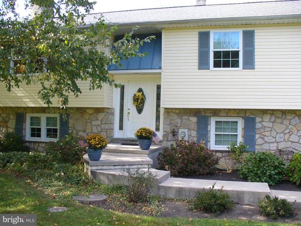 2487 SANATOGA RD, Gilbertsville, PA 19525