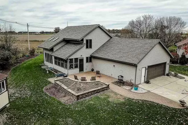 Columbus, WI 53925,209 Sunset Cir