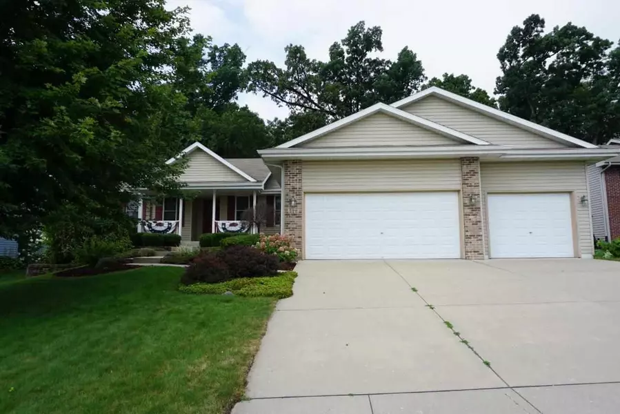 4473 White Oak Dr, Janesville, WI 53546