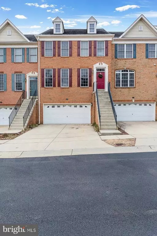 Chantilly, VA 20152,42917 OLANDER SQ