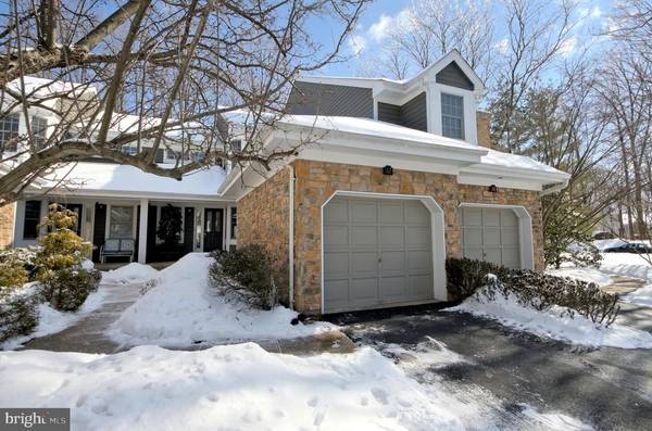 12 CORIANDER DR, Princeton, NJ 08540