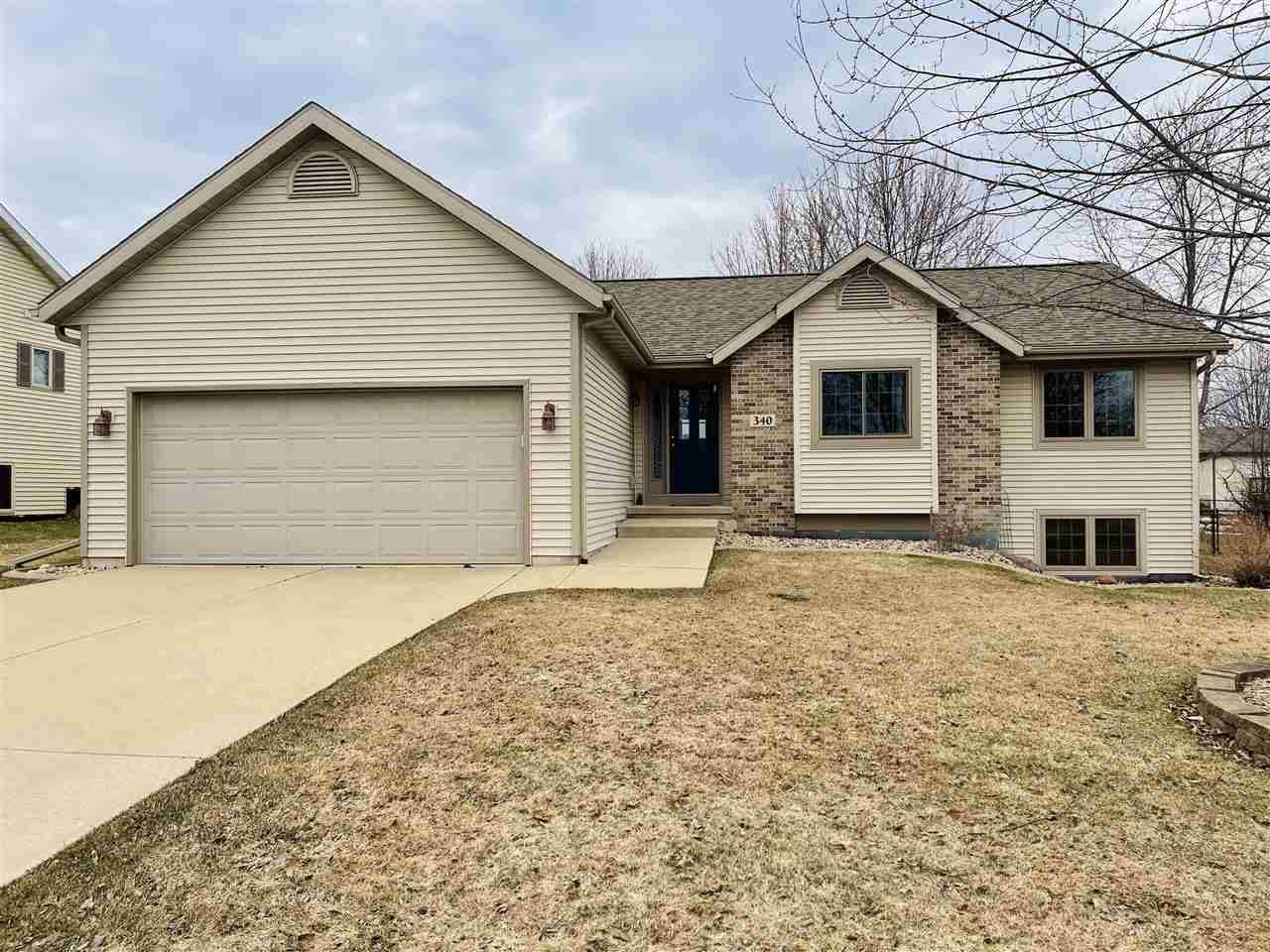 340 Country Clover Dr, Deforest, WI 53532