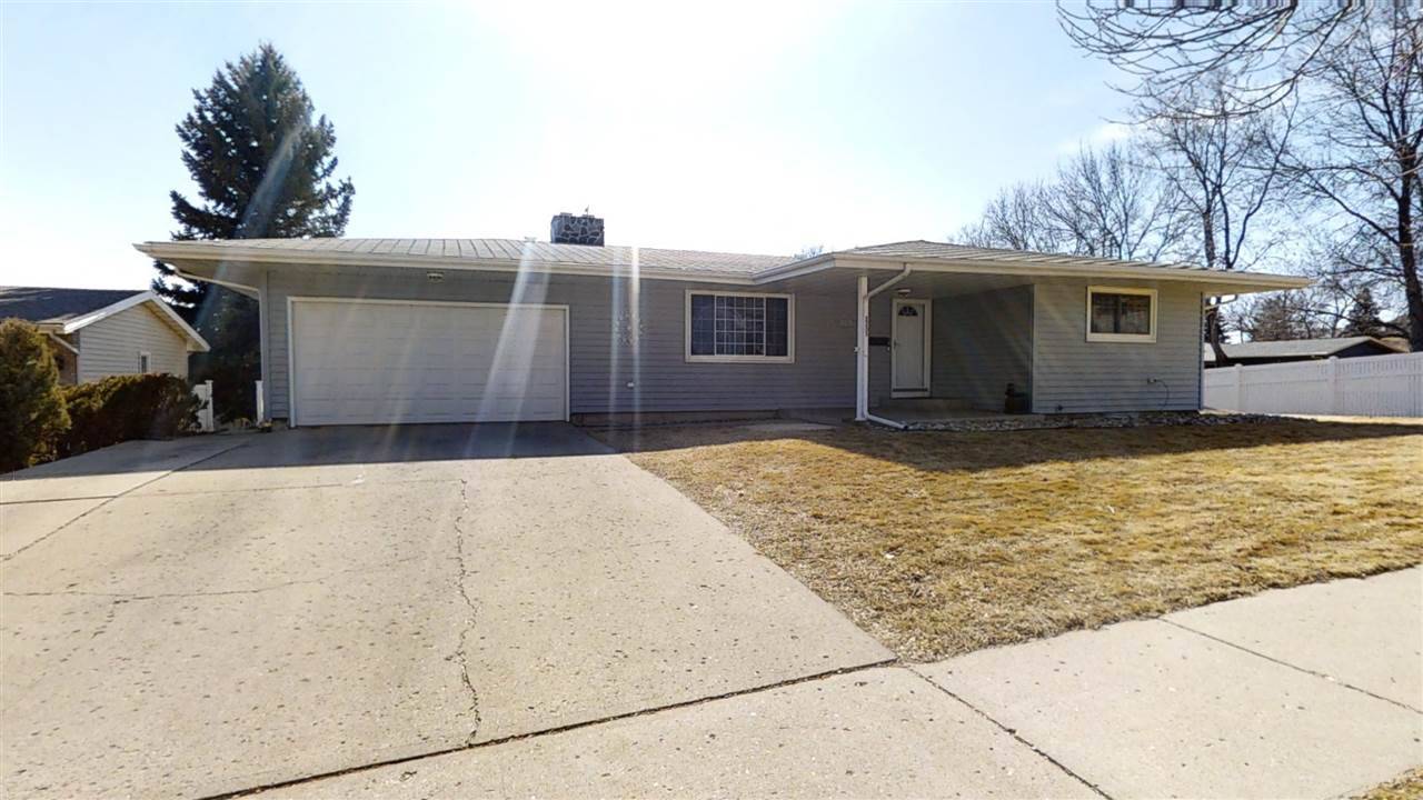 2205 8th Avenue NW, Minot, ND 58703