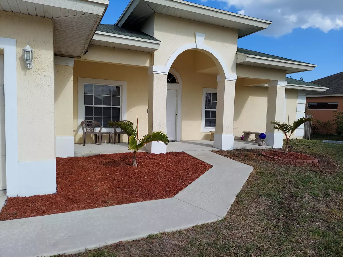 Port Saint Lucie, FL 34953,464 SW Kestor DR