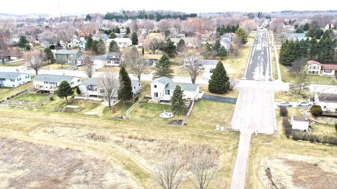 Deforest, WI 53532,801 Acker Pky