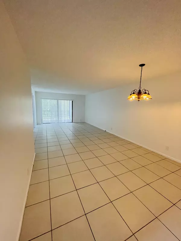 Lake Worth, FL 33462,5981 Via Vermilya 401