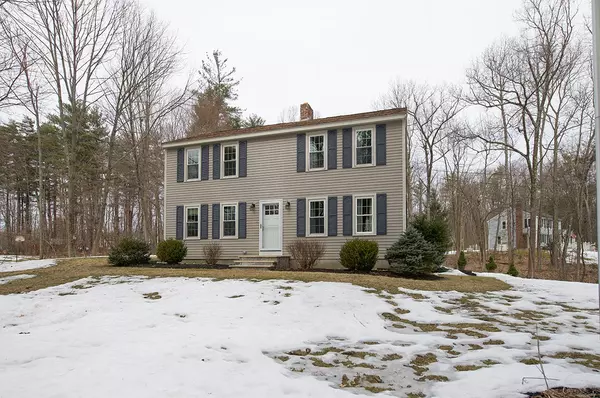 16 Wash Pond RD, Hampstead, NH 03841