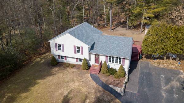 9 Kinnal AVE, Pelham, NH 03076